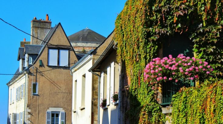 After taking a family trip to the Loire Valley, I totally get it. This quintessentially French area is filled with great food, incredible wine, and beautiful chateaus. It's my new favorite place in France and one of my favorite places anywhere in the world. Here is what we did, including some Loire Valley tips!